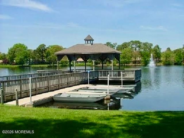 67 Dorchester Drive E, Lakewood, NJ 08701