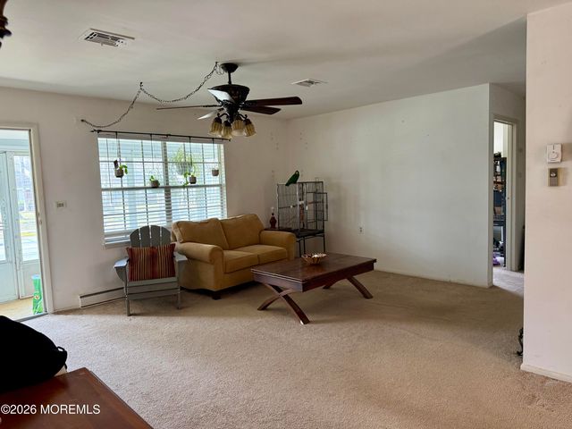 67 Dorchester Drive E, Lakewood, NJ 08701