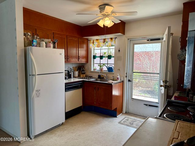 67 Dorchester Drive E, Lakewood, NJ 08701