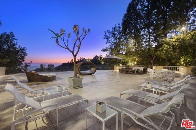 510 Leslie Lane, Beverly Hills, CA 90210