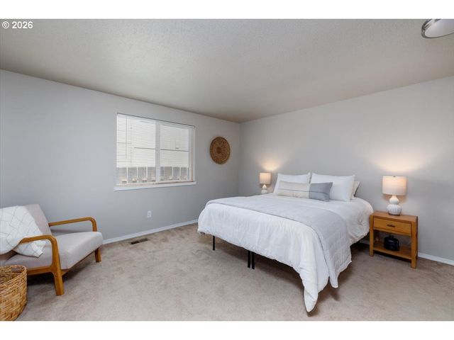 7025 Sw 174TH Ave, Beaverton, OR 97007