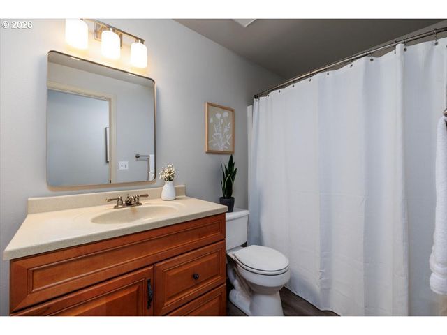 7025 Sw 174TH Ave, Beaverton, OR 97007