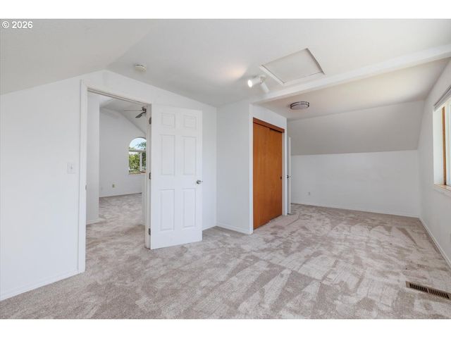 7025 Sw 174TH Ave, Beaverton, OR 97007