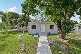 5900 SW 63rd St, South Miami, FL 33143