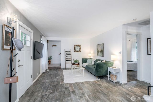 728 15th Street NW, Puyallup, WA 98371