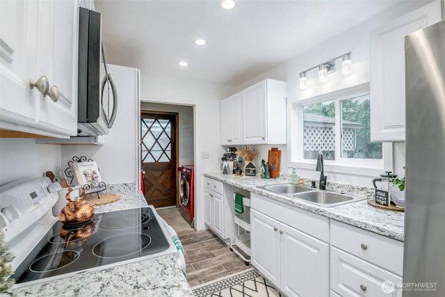 728 15th Street NW, Puyallup, WA 98371