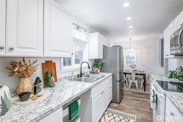 728 15th Street NW, Puyallup, WA 98371