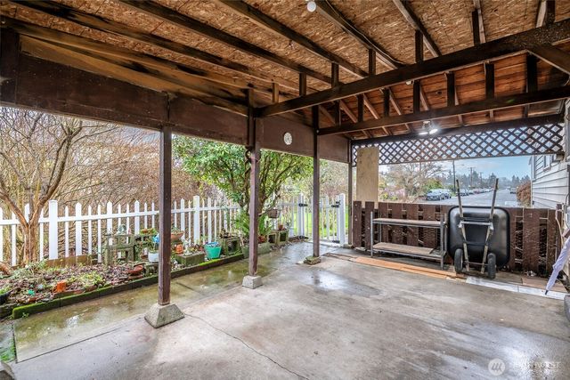 728 15th Street NW, Puyallup, WA 98371