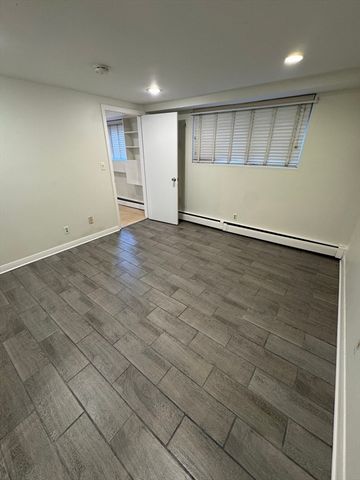 1734 Commonwealth Ave 1, Boston, MA 02135