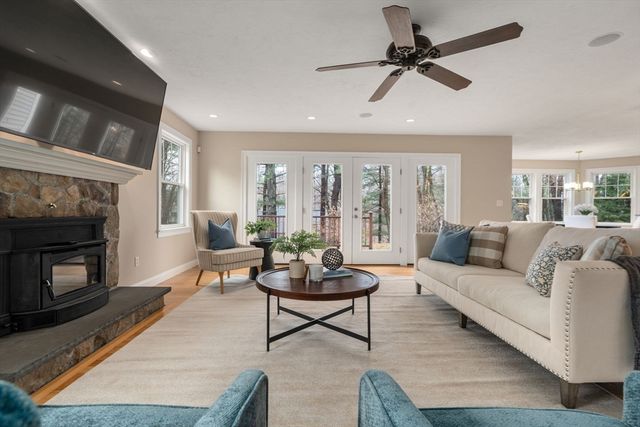 16 Castle Road, Wayland, MA 01778