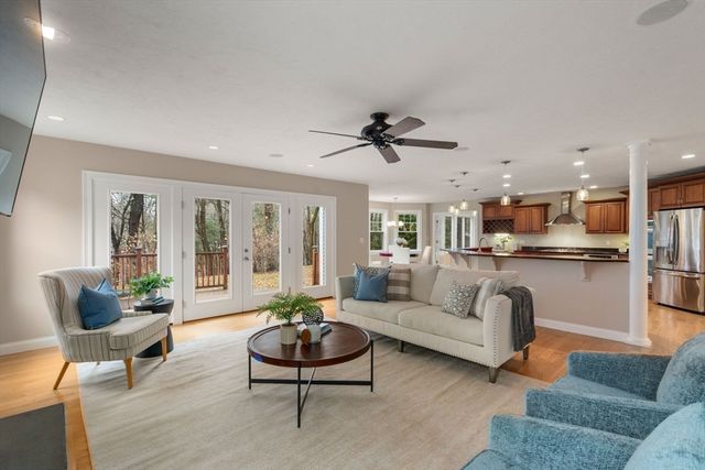 16 Castle Road, Wayland, MA 01778