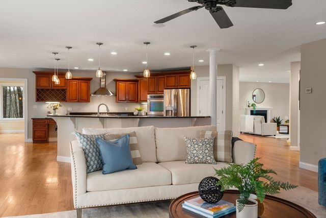 16 Castle Road, Wayland, MA 01778