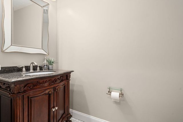 16 Castle Road, Wayland, MA 01778