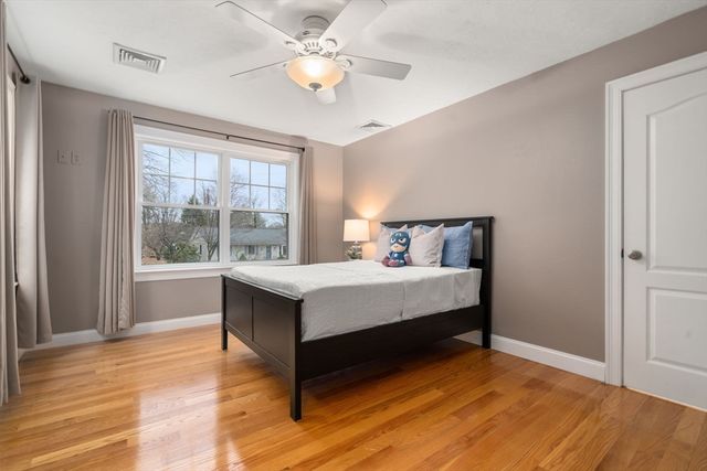 16 Castle Road, Wayland, MA 01778