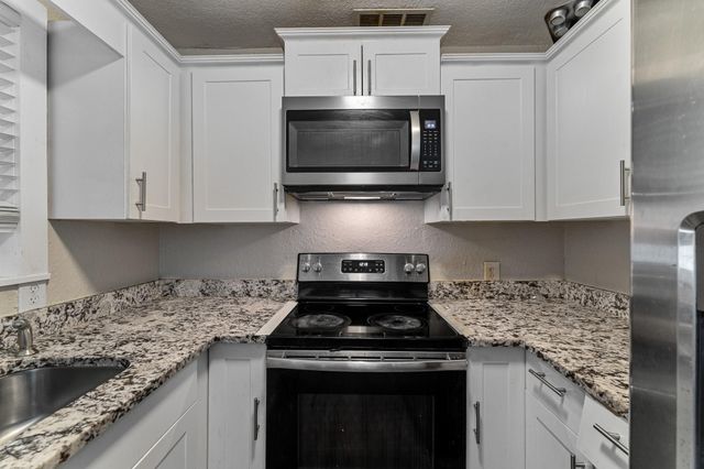 2211 N 44th St, Fort Pierce, FL 34946