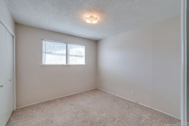 1025 COUNTY ROAD 375, San Antonio, TX 78253