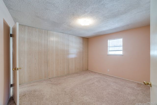 1025 COUNTY ROAD 375, San Antonio, TX 78253