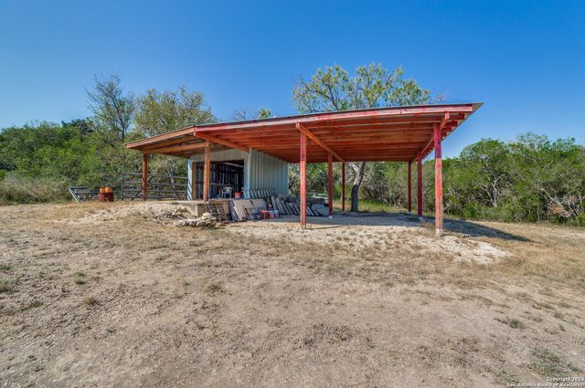 1025 COUNTY ROAD 375, San Antonio, TX 78253