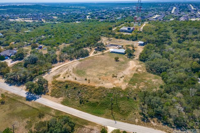 1025 COUNTY ROAD 375, San Antonio, TX 78253