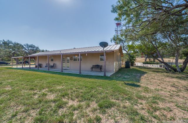 1025 COUNTY ROAD 375, San Antonio, TX 78253
