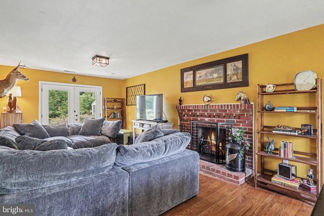 6493 BALLS MILL RD, Midland, VA 22728