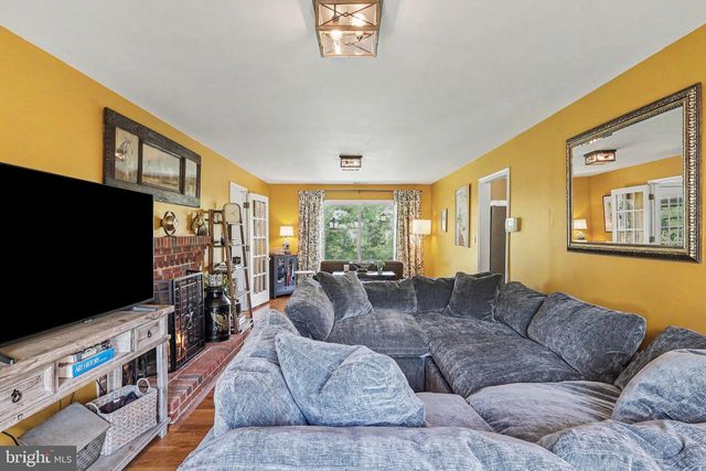 6493 BALLS MILL RD, Midland, VA 22728