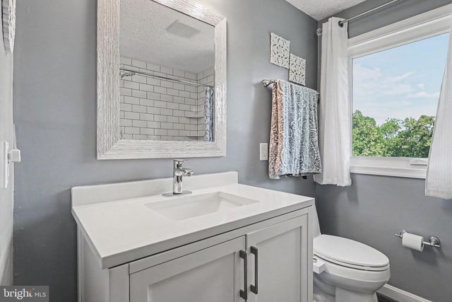 6493 BALLS MILL RD, Midland, VA 22728