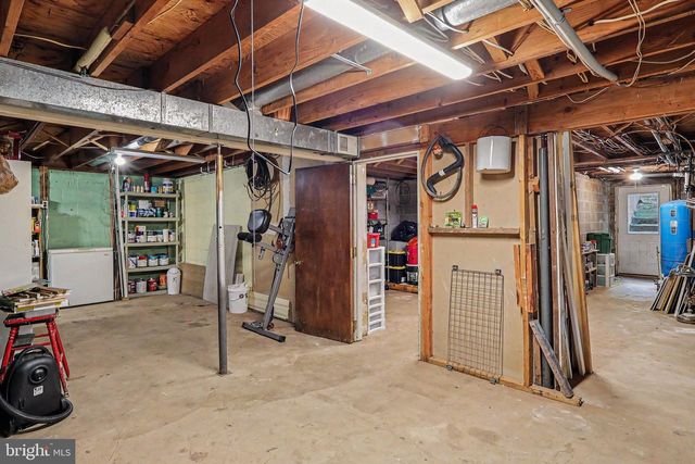 6493 BALLS MILL RD, Midland, VA 22728