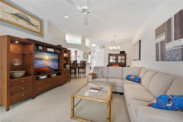 6808 Satinleaf RD S 202, Naples, FL 34109