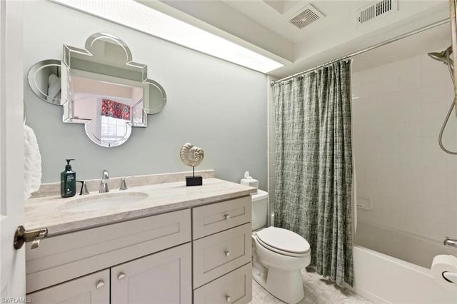 6808 Satinleaf RD S 202, Naples, FL 34109