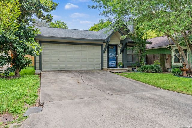 3926 CHIMNEY SPRINGS DR, San Antonio, TX 78247