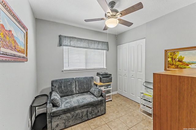 3926 CHIMNEY SPRINGS DR, San Antonio, TX 78247