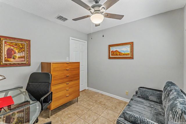 3926 CHIMNEY SPRINGS DR, San Antonio, TX 78247