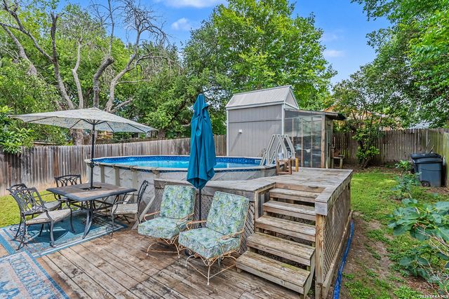 3926 CHIMNEY SPRINGS DR, San Antonio, TX 78247