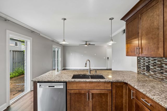 1900 Richard Jones Rd Apt V7, Nashville, TN 37215