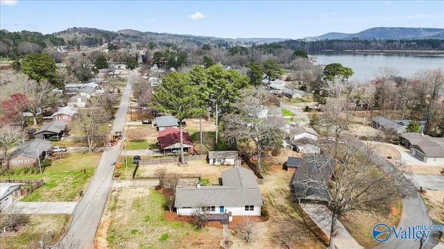 3824 Meadow Wood Circle, Guntersville, AL 35976