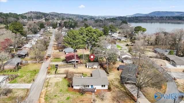 3824 Meadow Wood Circle, Guntersville, AL 35976
