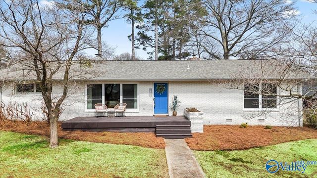3824 Meadow Wood Circle, Guntersville, AL 35976