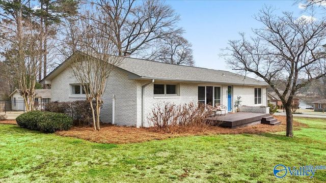 3824 Meadow Wood Circle, Guntersville, AL 35976