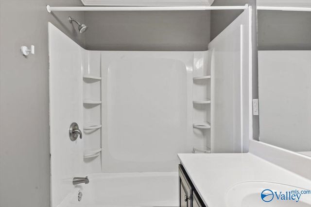 3824 Meadow Wood Circle, Guntersville, AL 35976