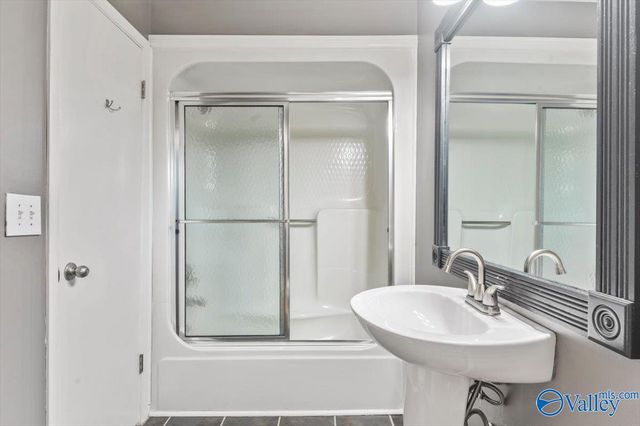 3824 Meadow Wood Circle, Guntersville, AL 35976