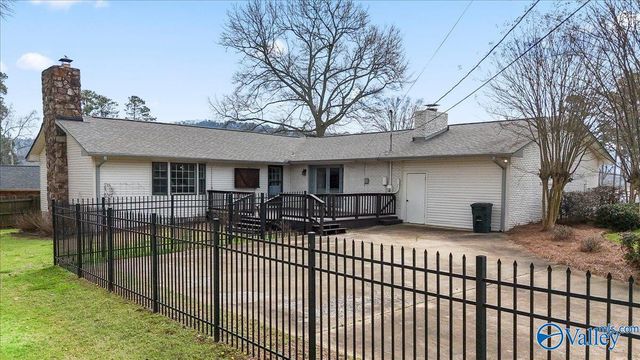 3824 Meadow Wood Circle, Guntersville, AL 35976