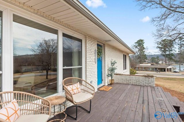 3824 Meadow Wood Circle, Guntersville, AL 35976