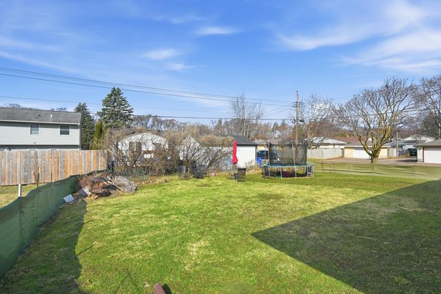 1563 Clarence Street, Saint Paul, MN 55106