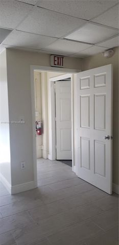 10601 NW 122nd St 4, Medley, FL 33178