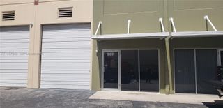 10601 NW 122nd St 4, Medley, FL 33178