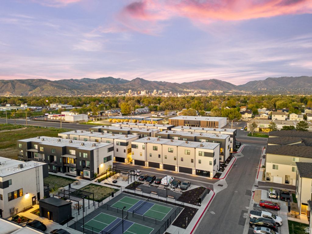 Image 4 of property listing at 1146 S REDWOOD RD #1006, Salt Lake City, UT 84104