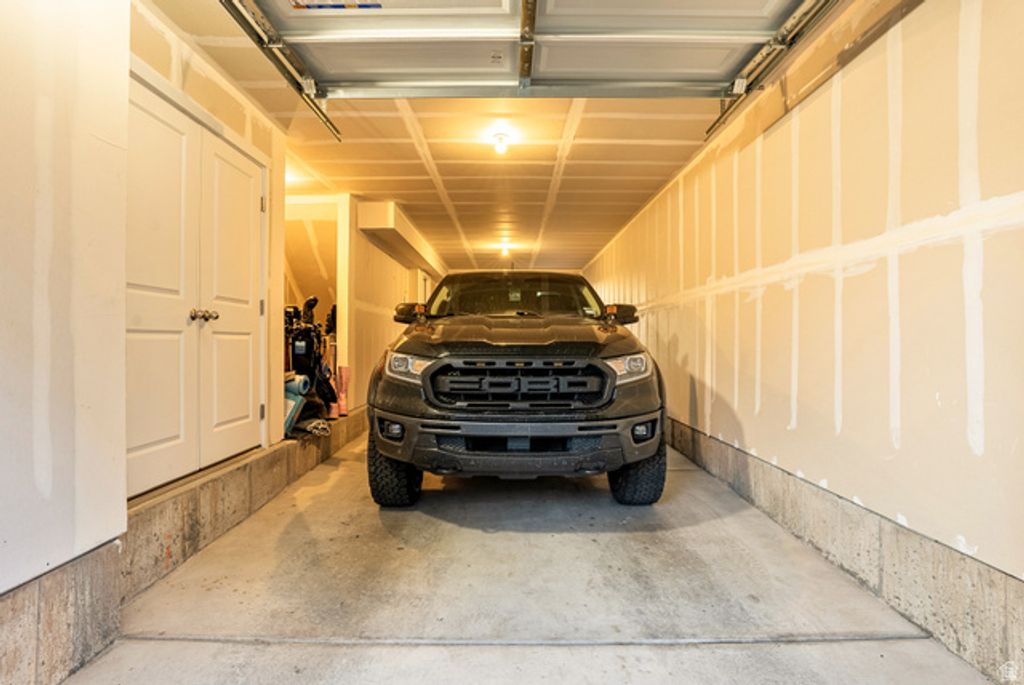 Image 32 of property listing at 1146 S REDWOOD RD #1006, Salt Lake City, UT 84104