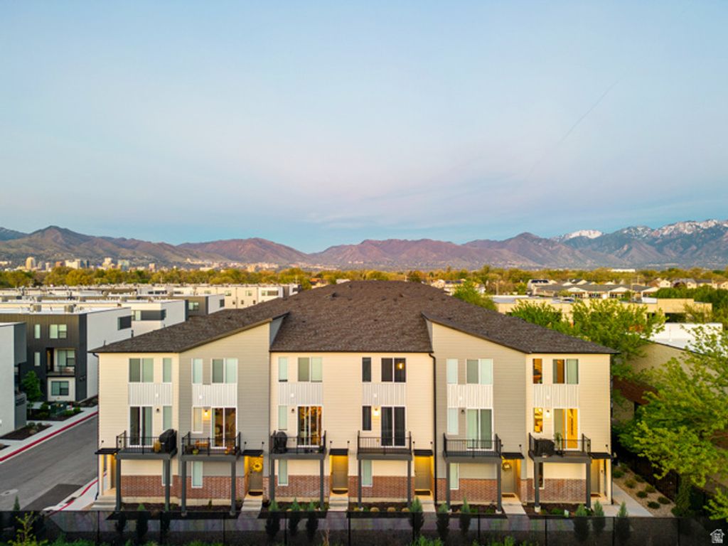 Image 34 of property listing at 1146 S REDWOOD RD #1006, Salt Lake City, UT 84104