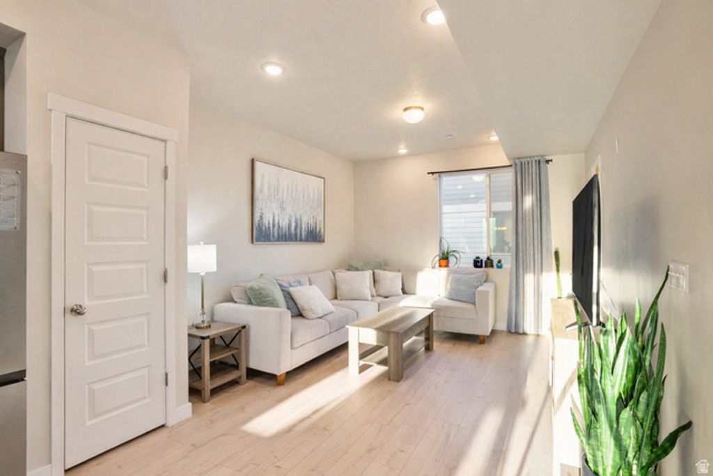 Image 9 of property listing at 1146 S REDWOOD RD #1006, Salt Lake City, UT 84104